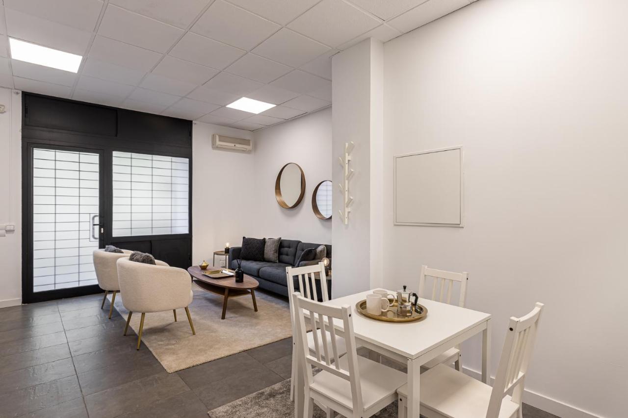 Waou Essence I Los Austrias - Corta Duracion Madrid Exterior photo