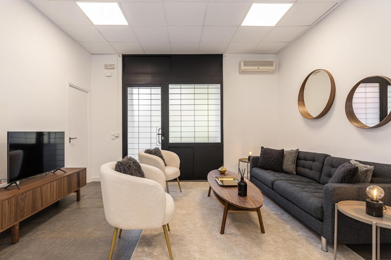 Waou Essence I Los Austrias - Corta Duracion Madrid Exterior photo