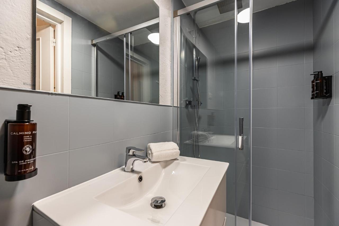 Waou Essence I Los Austrias - Corta Duracion Madrid Exterior photo