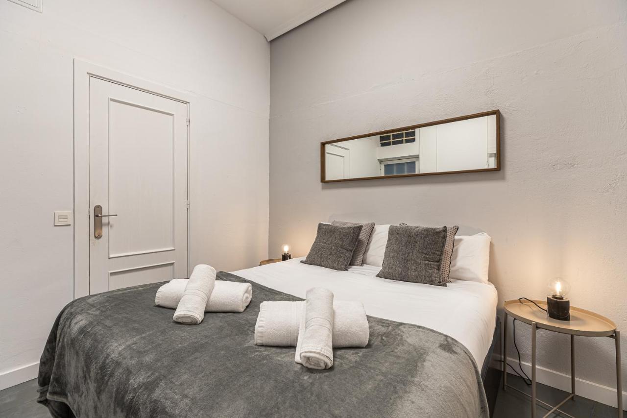 Waou Essence I Los Austrias - Corta Duracion Madrid Exterior photo