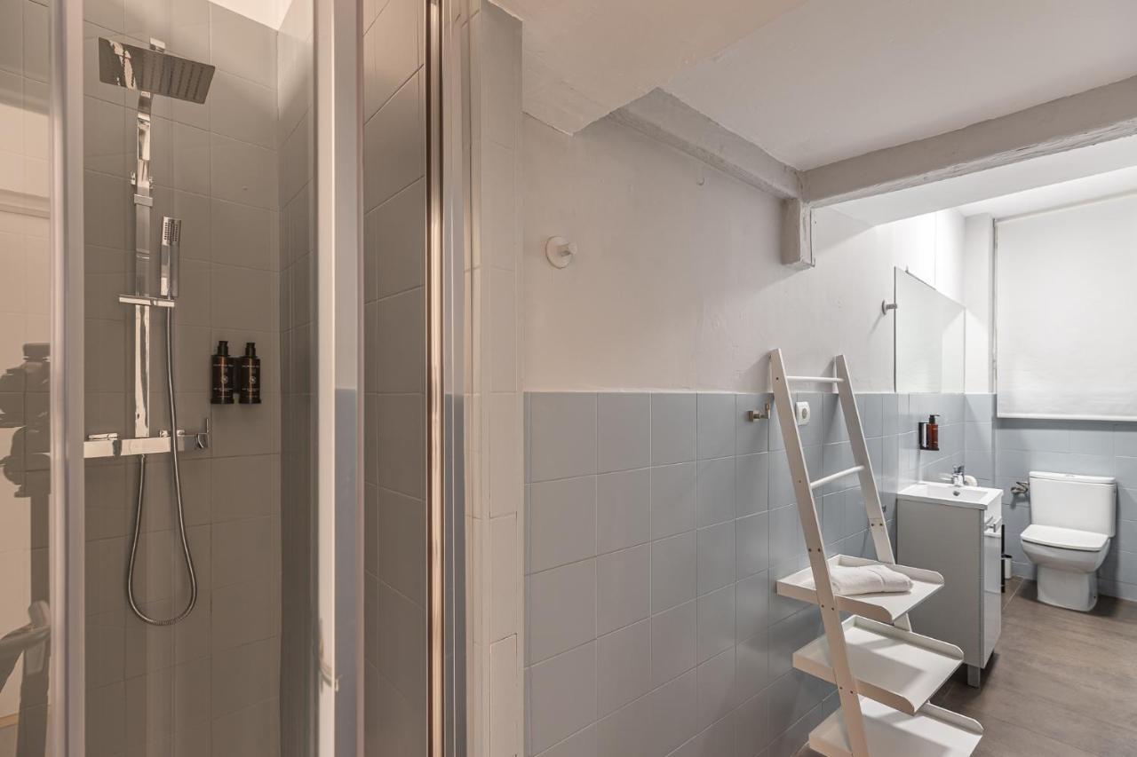 Waou Essence I Los Austrias - Corta Duracion Madrid Exterior photo