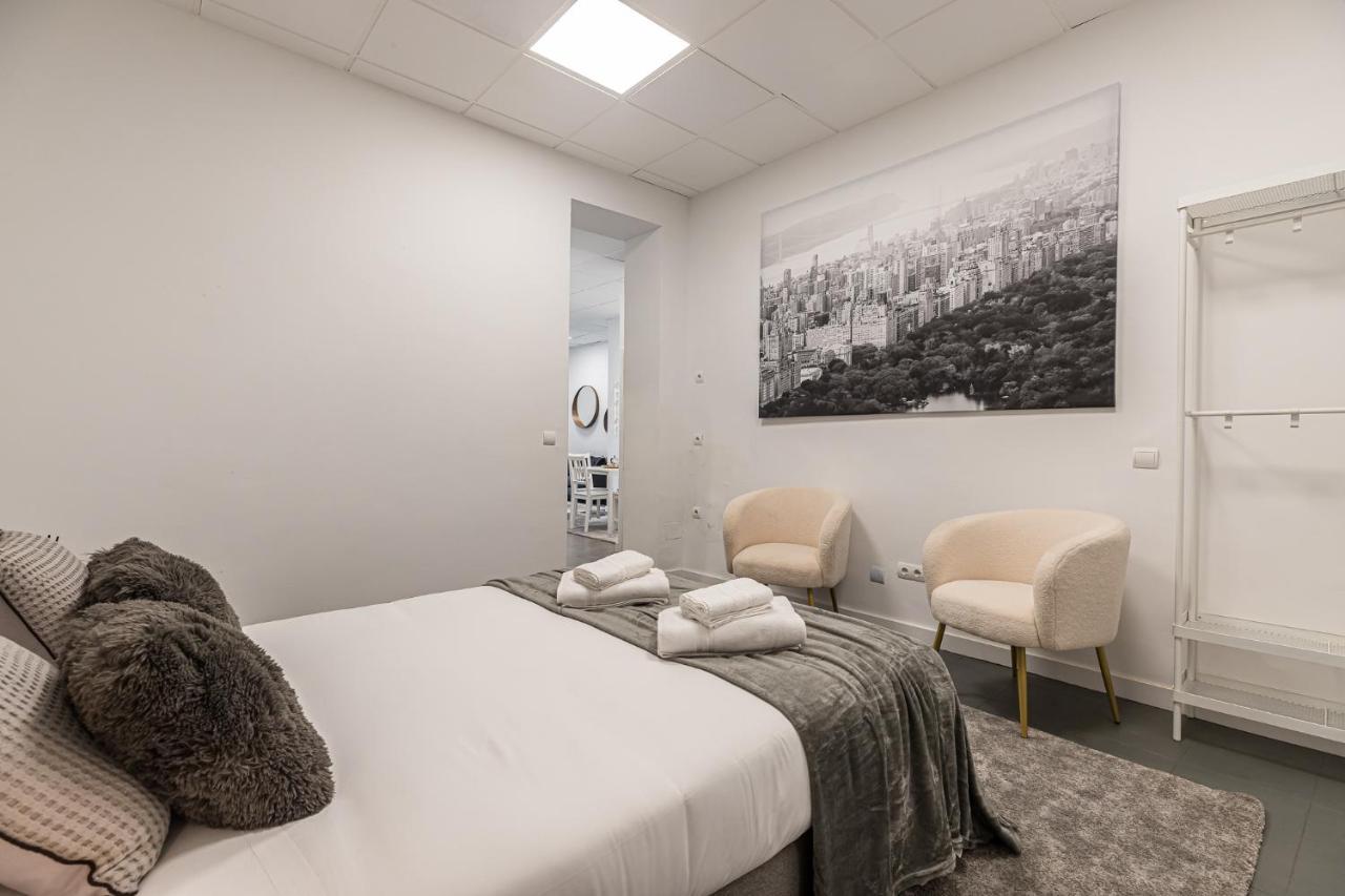 Waou Essence I Los Austrias - Corta Duracion Madrid Exterior photo